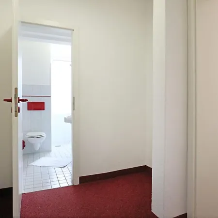 Strandflieder 102 Homestay *
